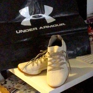 ❤️PRETTY UNDER ARMOUR❤️